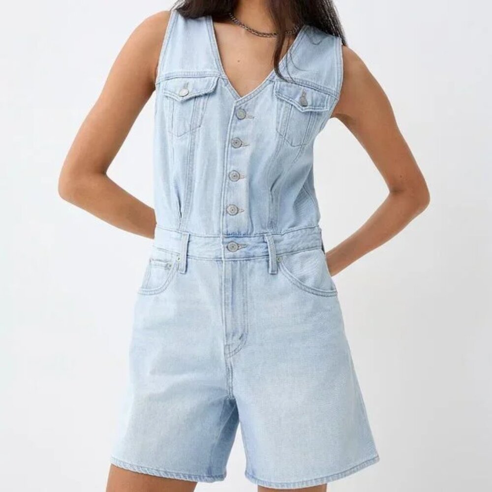 NWT Levi's Denim Light Wash Faded Shortalls Overall Shorts Romper